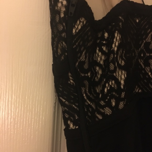 Charlotte Russe shorts romper - Picture 5 of 5